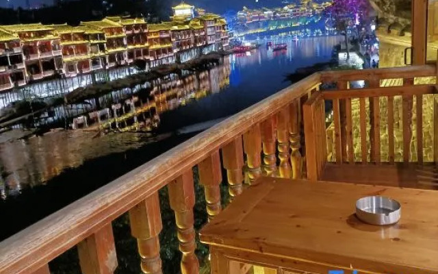 Fenghuang No. 1 Mansion · Chushang River View Homestay