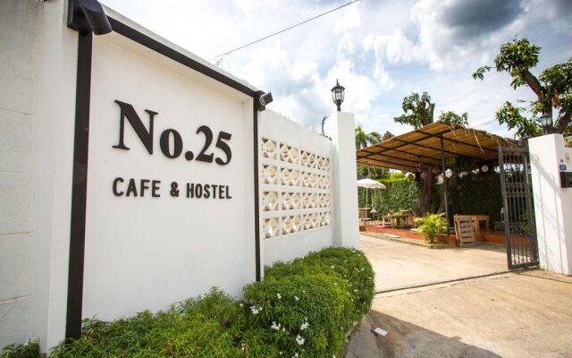 No25 Cafe  Hostel