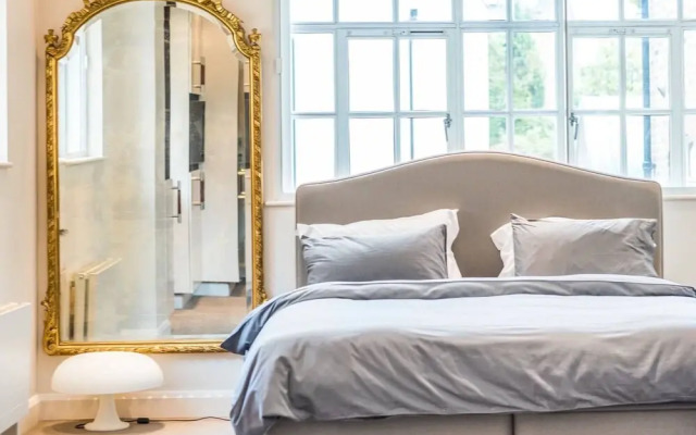 Hans Place Apartments