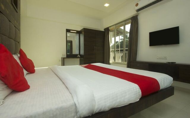 OYO 22919 Blue Roof Sea Side