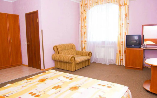 Marina Hotel