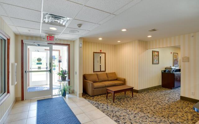 Cobblestone Inn & Suites - Clintonville