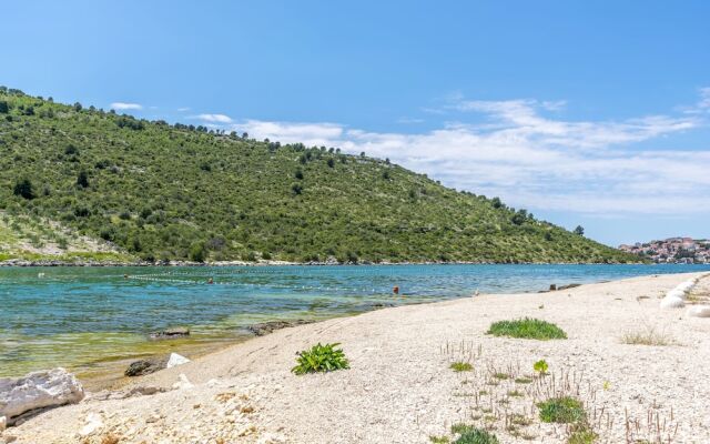 Apartments Garden by the sea