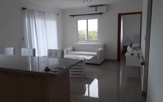 J&R Apartamento Serena Village