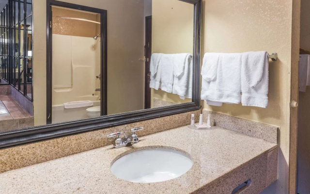 Baymont Inn & Suites Lancaster