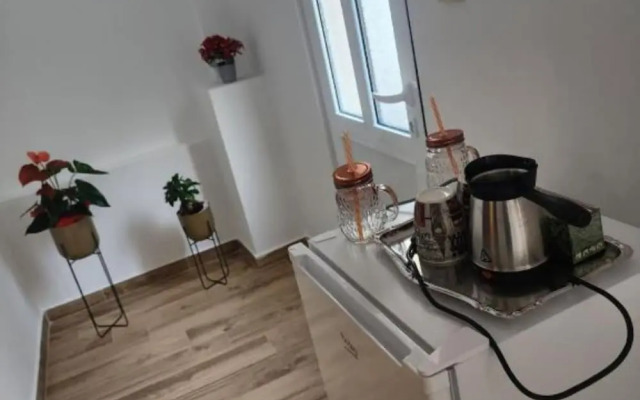 Deluxe City Escape With Modern Comforts & Garage