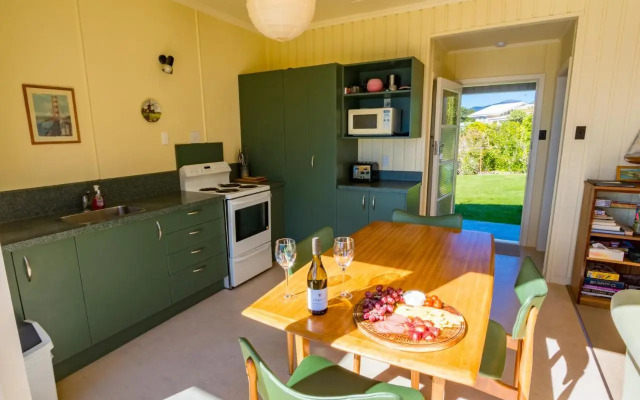 Incredible Bay Views - Kaiteriteri Bach