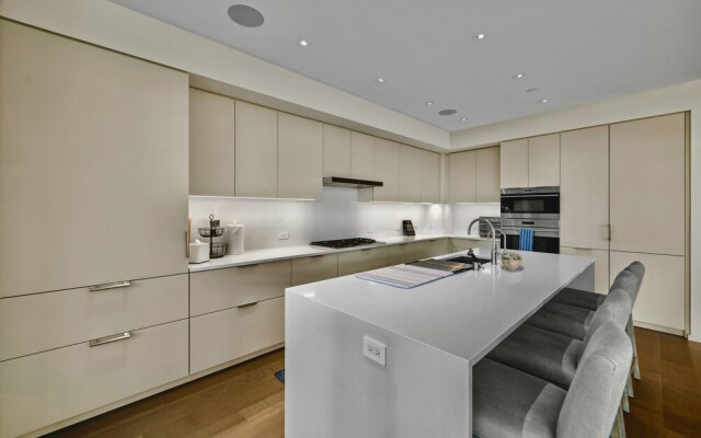 Park Lane 3300 3 Bedroom Apts by RedAwning