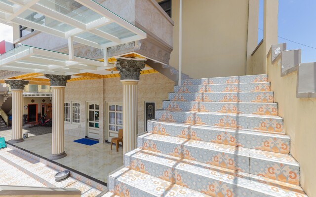 RedDoorz Plus @ Villa Bontes Batu