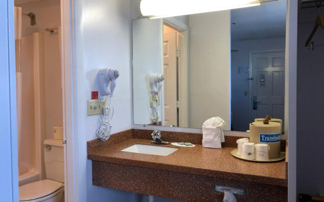 Travelodge by Wyndham Cape Cod Area