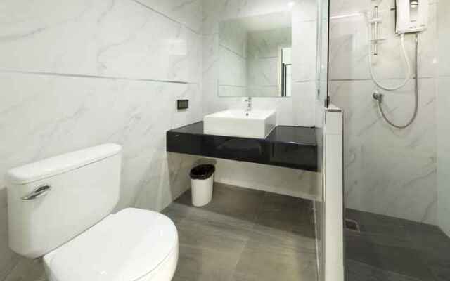 B Hotel
