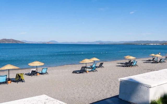 Uras Beach Hotel