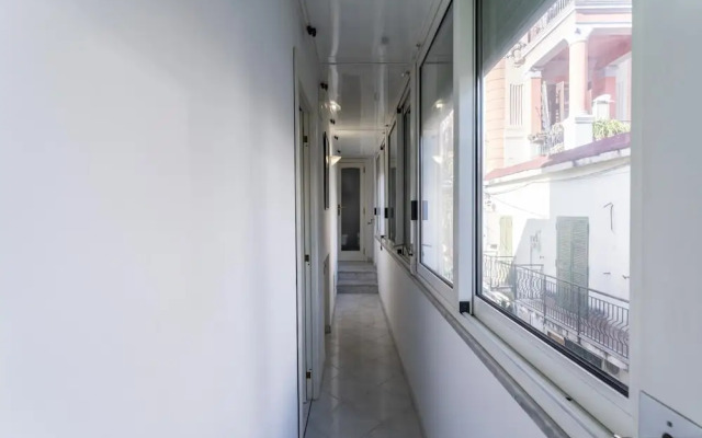 Via Annibale Caccavello 10 Primo Piano(No Front Desk Please Contact The Property 5 Days In Advance)