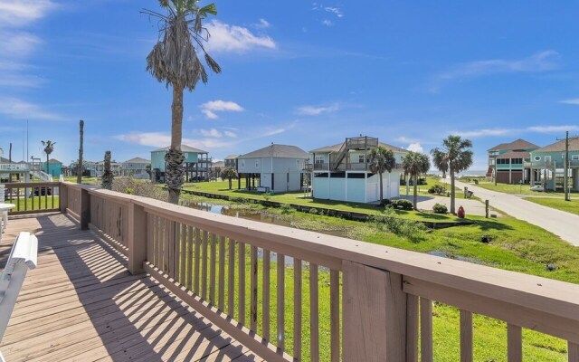 Windsical Escape 2 Bedroom Home by RedAwning