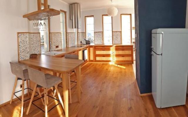 "Winter" Apartment