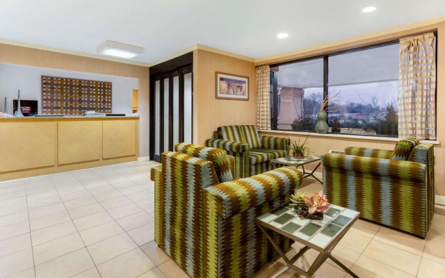 La Quinta Inn by Wyndham Chicago Willowbrook