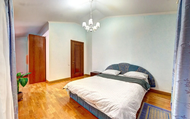 LUX Apartments Shelkovichnaya