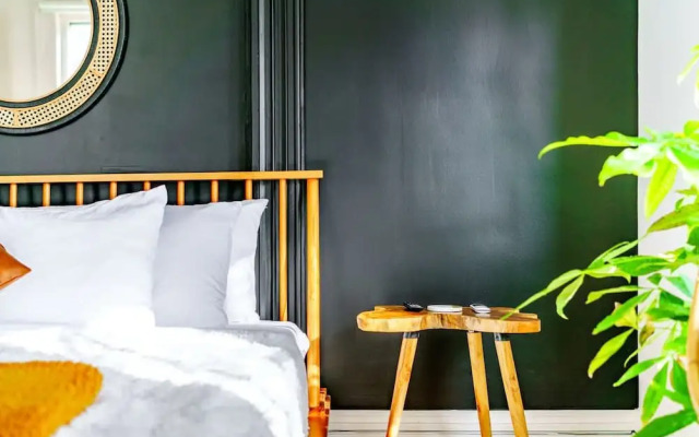 Prime Location Clean Top Rated Free Parking