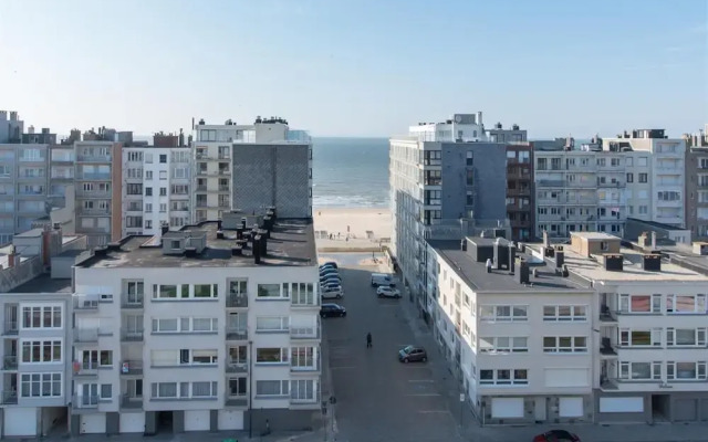 Serene Apartment With Mountain View