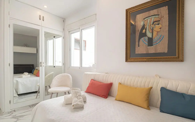 Lepanto Center Marbella 100m Of Beach