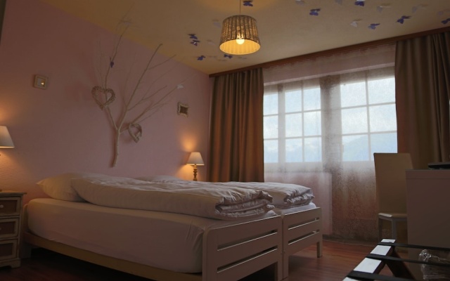 Hotel Restaurant Surselva – Guest Rooms – Surcuolm