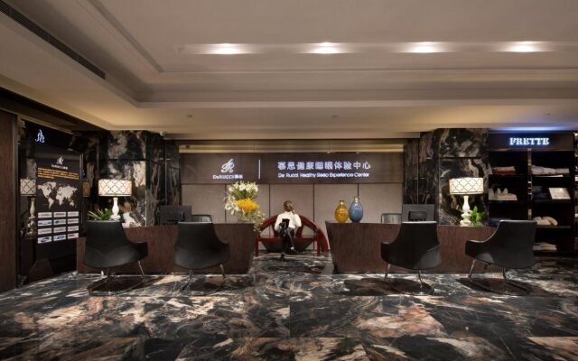 DeRUCCI Hotel