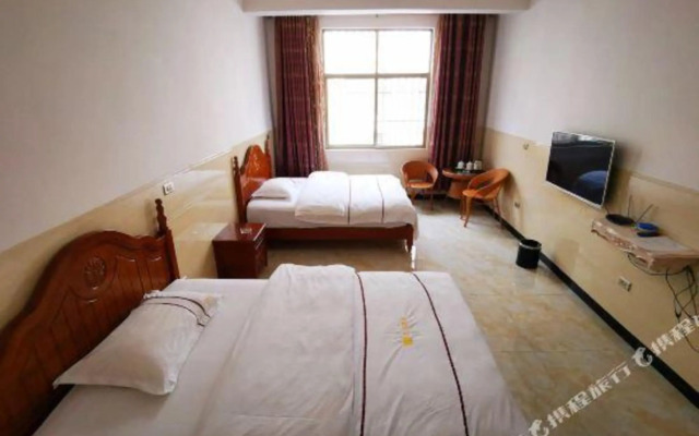 Qujing Aishang Hotel