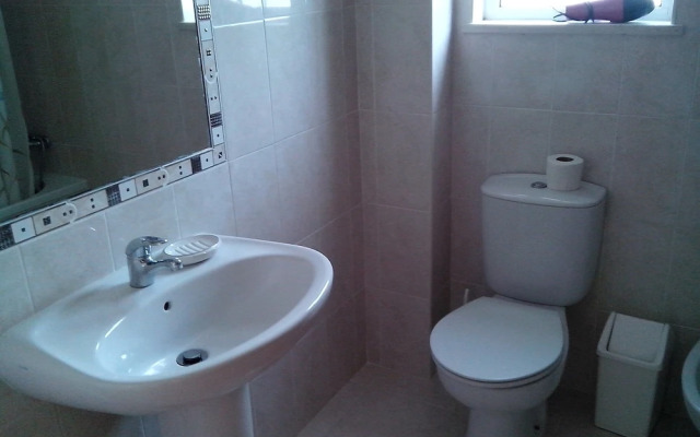 Remarkable 1-bed Apartment in Olhos de Agua