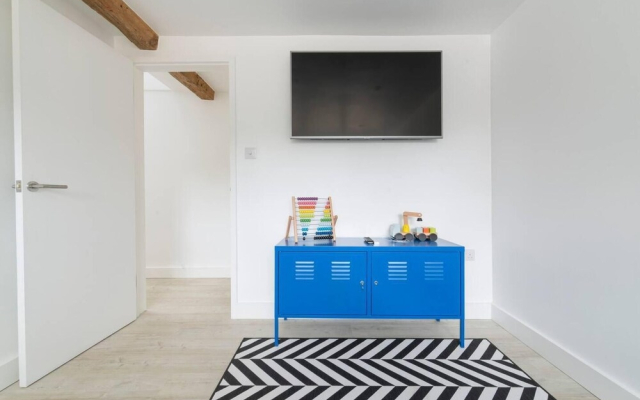Simple Coastal Luxury Near Southwold Sleeps 10