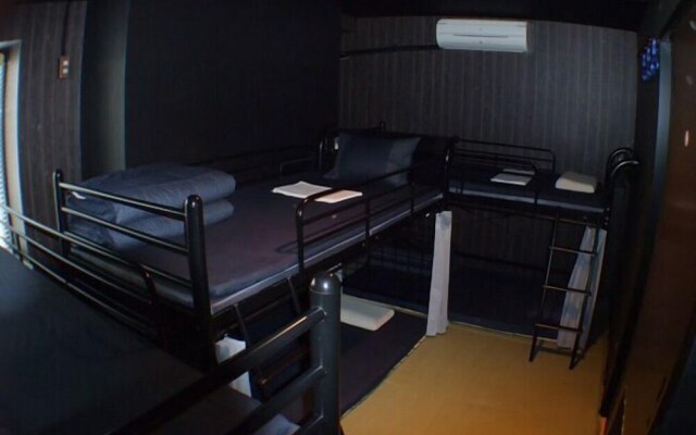 International Guesthouse Azure Narita