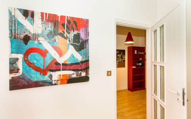 Mm Dante Colorful Apartment