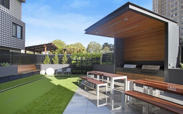 Astra Apartments Carlton