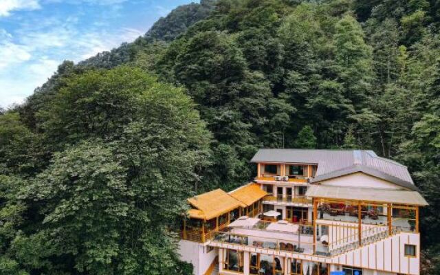 Yunli Shanju Private Tang Homestay