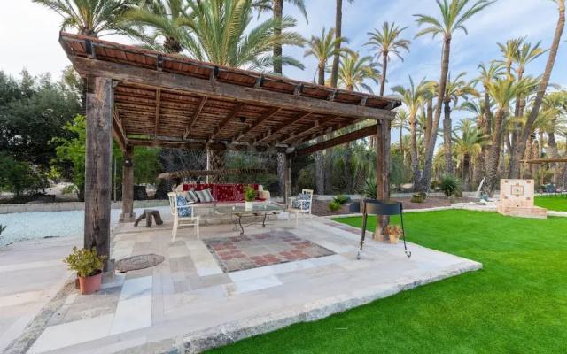 Historical Palms Villa by Fidalsa