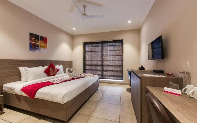 ROSASTAYS Gurugram Golf Course