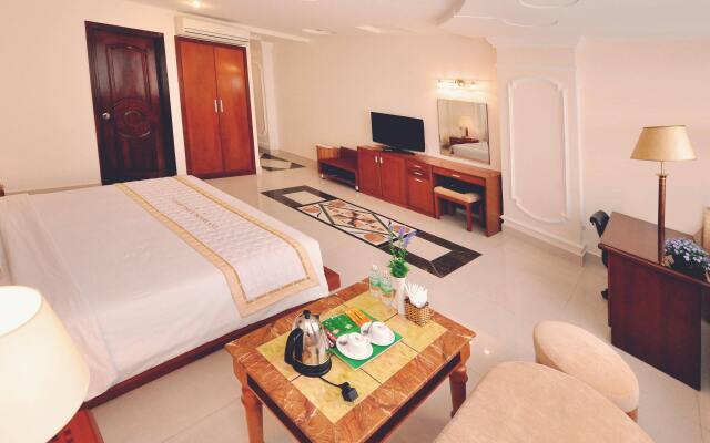 Tan Hoang Long Hotel