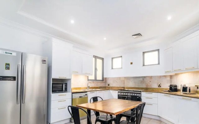 LUX Holiday Home - Frond E 1