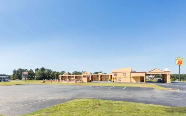 Super 8 Motel - Forsyth