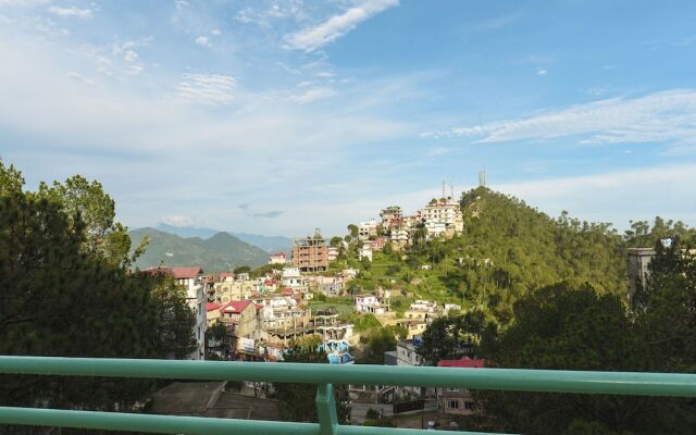 OYO 15946 Hotel Barog Villa