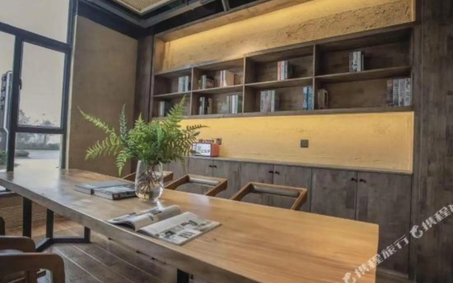 Xiaoyin Yisu Hostel