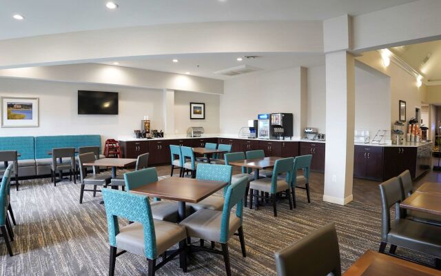 Comfort Suites Chincoteague Island Bayfront Resort