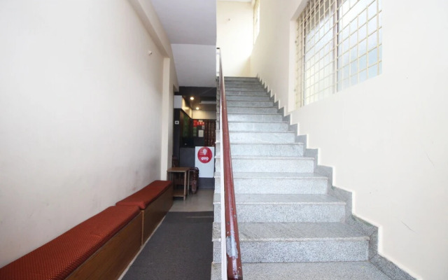 OYO 9632 Hotel Prestige Residency