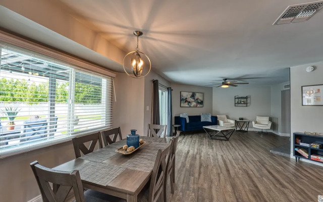 3BR Sleeps 8 Pool Putting Green BQQ Large Island!