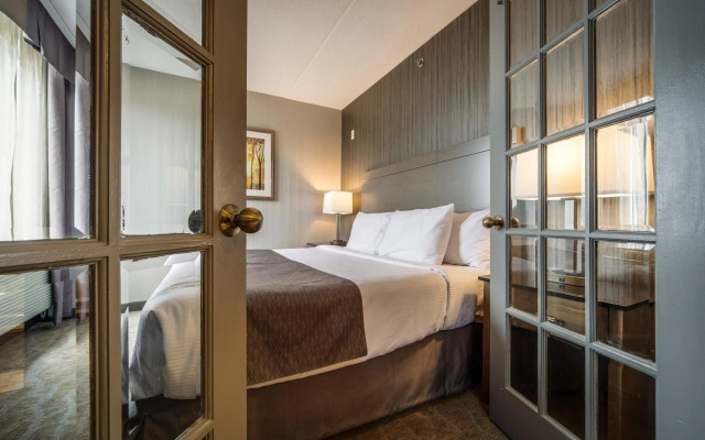 Monte Carlo Inn Airport Suites