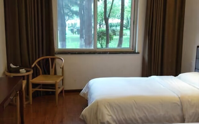 Huadao Holiday Hotel