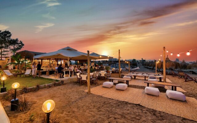 Long Beach Villas
