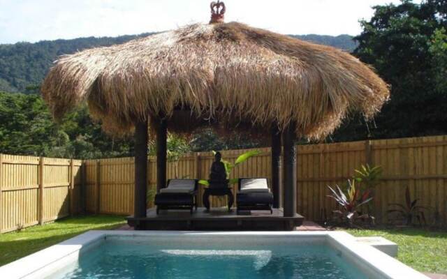 Belle Escapes - Latania Villa Palm Cove