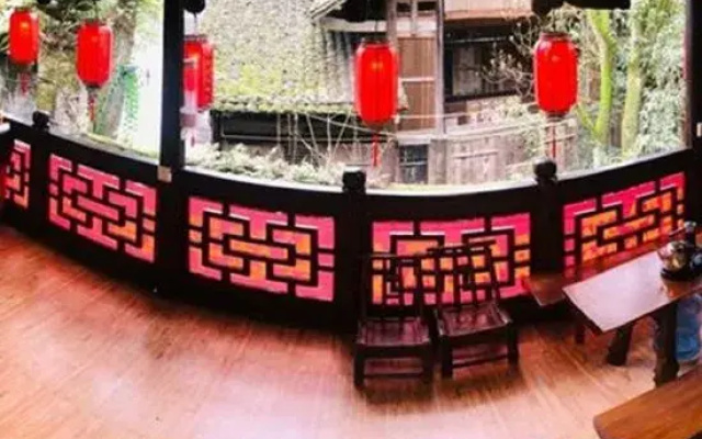 Waving Hand Inn (Furong Ancient Town Scenic Area Branch)