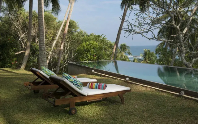 Sustainably Designed Villa Overlooking Indian Ocean
