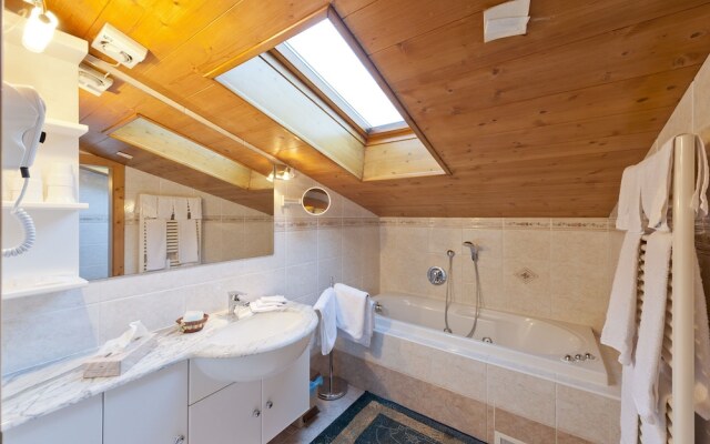 Hotel Cesa Edelweiss